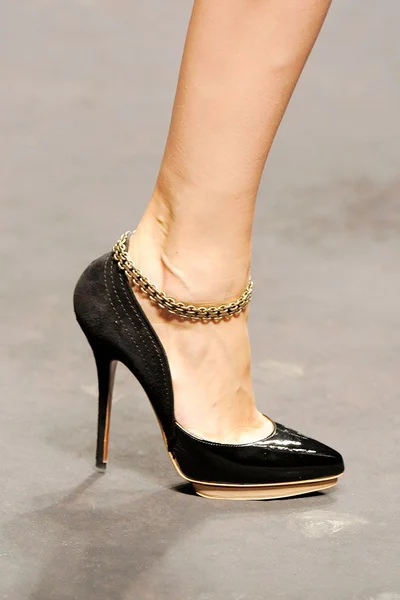 Look 16